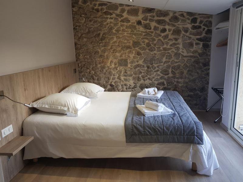 Hotel L'Oustau De La Font Reilhanette Quarto foto